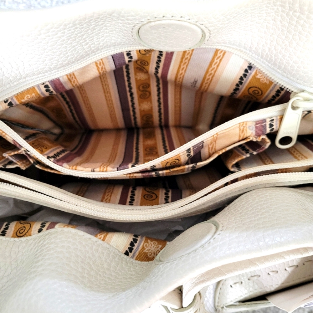 ✨Beautiful Brighton Lolita Masterpiece Ivory 3D Embroidered Shoulder Handbag✨ - Picture 5 of 11